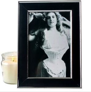 Vintage Victorian Woman in Corset Boho Shabbychic Bohemian beautiful Stunning